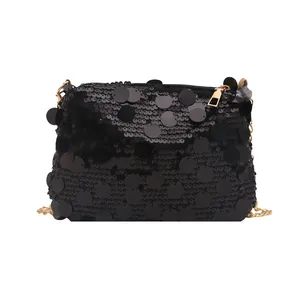 Schicke schwarze Pailletten-Umhängetasche mit goldener Kette für Abendpartys
