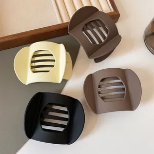 Women Vintage Matte Square Hair Claw Clip Korean Style Hollow Geometric Hairpin Elegant Headwear Hair Accessories Daily Use