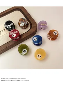 Set di 8 mini mollette per capelli a forma di pallina da biliardo con dettagli numerici