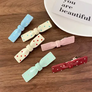 Douce Pince à Cheveux Nœud à Pois Femmes Frange Latérale Pince Bec de Canard Épingle à Cheveux en Résine Coiffe de Fille Mignonne Accessoires de Cheveux de Mode d'Été