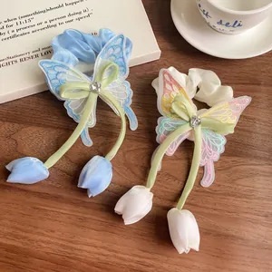 Chouchous papillon élégants avec ailes brodées et pendentifs tulipes pour filles