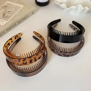 Non-slip leopard print headband set with inner teeth for women in four stylish colors