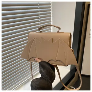 Borsa in pelle PU kaki con ali di pipistrello, manico e tracolla regolabile