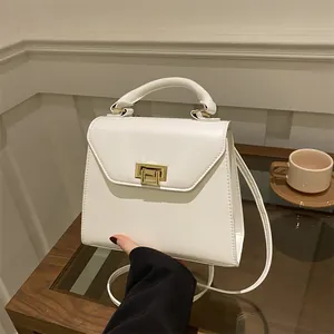 Borsa a Mano da Donna Elegante in Pelle PU Semplice Quadrata a Tracolla Con Chiusura in Metallo Dorato Borsa Trapezoidale
