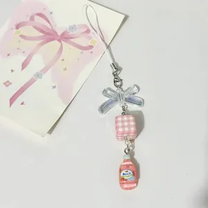 Handgefertigter Perlen Schlüsselanhänger Mit Acryl Schleife Karierter Perle Und Mini Saftflasche Süßer Handy Anhänger Taschenanhänger Geschenk