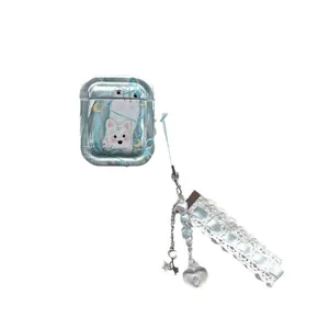 Étui pour écouteurs Y2K argenté avec illustration de chien et pendentif en dentelle