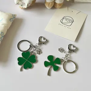 Portachiavi Fortunato con Quadrifoglio Verde e Chiusura a Cuore in Metallo Smaltato per Chiavi Auto Borsa Decorazione Regalo Donna
