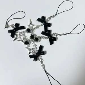 Set de porte-clés gothiques Y2K avec nœuds noirs et pendentifs étoiles argentées