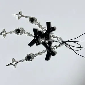 Lot de porte-clés gothiques avec nœuds noirs et pendentifs en forme d'étoiles