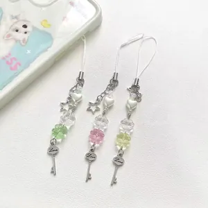 Catenina per telefono fatta a mano con perle a cuore e ciondoli a stella in 3 colori