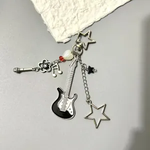 Portachiavi Stella Chitarra Elettrica Retro Y2K Stile Americano Ciondolo Borsa Tema Musicale Con Microfono Nota Cuore Donna