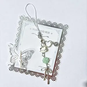 Charm Téléphone Chat Mignon Décoration Sac Avec Nœud En Alliage Et Perle Résine Trèfle Vert Pendentif Cœur Chanceux Pour Femmes Filles