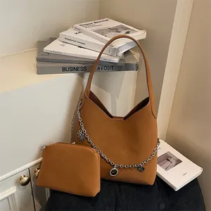 Vintage Velvet Hobo Tote Bag And Small Pouch Set Large Capacity Women Shoulder Bag With Metal Chain Charms For Daily Commute