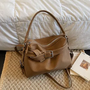 Sac à Épaule Coréen Rétro pour Femmes en Cuir PU Grande Capacité Tote Avec Surpiqûres Contrastées Boucle Vintage Sac Hobo