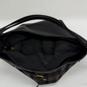 Minimalistische karierte XXL-Tasche mit Leder-Patchwork und großem Innenvolumen