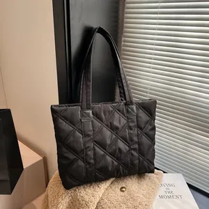 Sac fourre-tout noir matelassé à motif losanges, grand sac d'épaule d'hiver en nylon