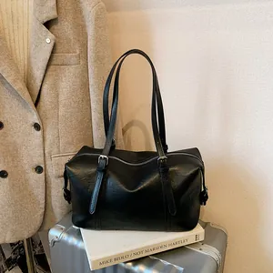 Women Retro Oil Wax PU Leather Tote Bag Large Capacity Casual Commuting Shoulder Bag With Dachshund Charm Handbag