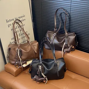 2025 Winter large capacity vintage oil wax leather tote bag with creative dog charm