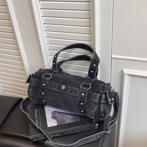 Borsa Boston in Denim Lavato Vintage per Donna Grande Capacità Borchiata Street Style Borsa a Tracolla a Spalla