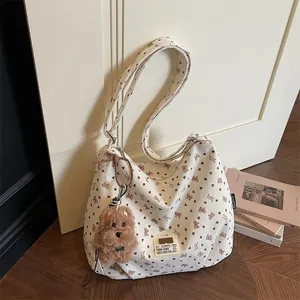 Sac Cabas en Velours Côtelé Style Coréen Pour Femmes Imprimé Cœur Nœud Papillon Grande Capacité Sac à Bandoulière Avec Pendentif