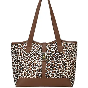 Große Shopper-Tasche mit Leopardenmuster, braunem Lederbesatz und goldenem Drehverschluss