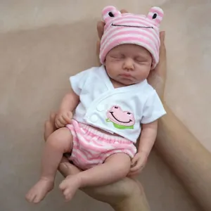 Poupée réaliste de 12 pouces en silicone avec tenue de grenouille rose pour Noël