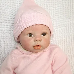 Poupée Bébé Reborn Réaliste Tête Membres en Silicone Souple Corps en Coton Tenue Tricotée Rose Motif Ours Jouet Cadeau