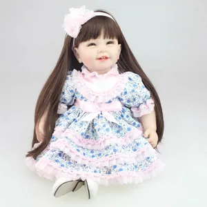 Realistische Reborn Baby Pop Levensechte Meisjespop Met Blauwe Bloemenjurk Kant Ruches Roze Strik Hoofdband Zachte Siliconen Ledematen Katoenen Lichaam Verzamelobject Speelgoed Cadeau Voor Kinderen