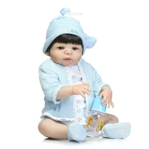 Bambola Reborn Realistica in Silicone a Corpo Intero Giocattolo da Bagno Impermeabile Con Completo in Maglia Blu Accessori per Bambini Regali