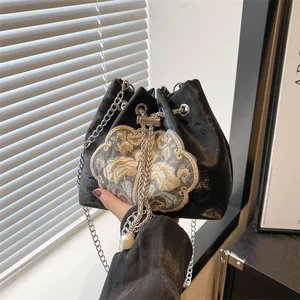 Chinese Vintage Velvet Embroidered Bucket Bag Flower Embroidery Artificial Pearl Tassel Metal Chain Shoulder Bag Women Wedding Party