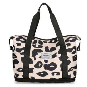 Sac de voyage imprimé léopard beige avec poignées noires et compartiment bas