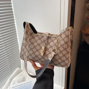 Sac Sous le Bras Vintage Monogramme pour Femmes en Cuir PU Avec Fermoir en Métal Doré Chaîne Sac à Épaule Mode
