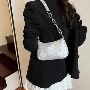 New Chinese style shoulder bag with butterfly embroidery and resin chain strap
