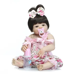 Détails de poupée Reborn réaliste avec robe rose à fleurs et accessoires de bébé
