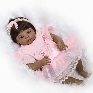 Poupée Reborn africaine réaliste en robe de dentelle rose avec imprimé floral Sweet Girl