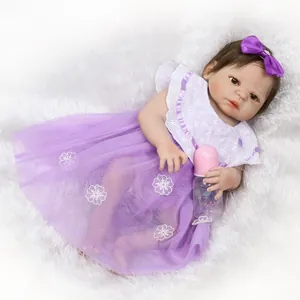 Πλήρης Σιλικόνη Reborn Baby Doll Ρεαλιστική Ζωντανή Πλενόμενη Κούκλα Κορίτσι Μωβ Δαντελένιο Φόρεμα Αξεσουάρ Παιδικό Δώρο