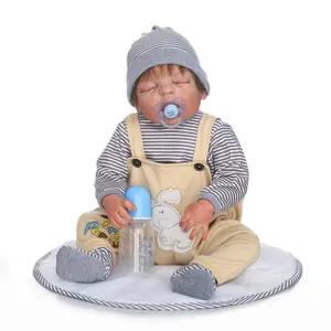 Bambola Reborn Realistica in Silicone Bambino che Dorme Con Vestiti a Righe Ciuccio e Biberon Regalo Giocattolo