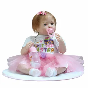 Bambola reborn realistica con vestito pasquale, tutù rosa e ciuccio magnetico