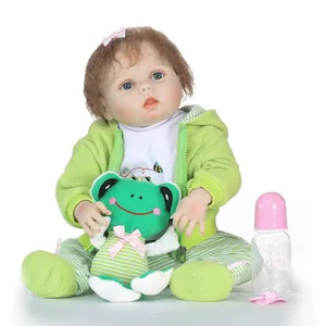 Poupée Reborn Réaliste 22 Pouces en Silicone Souple Corps Complet Nouveau-Né Fille Avec Tenue de Grenouille Verte et Accessoires