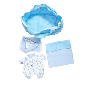 Set accessori per bambole con culla in tessuto blu, cuscino, cappellino e copertina