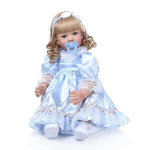 Reborn Kleinkind Prinzessin Puppe mit blondem Haar in blauem Spitzenkleid mit Blumen