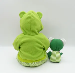 Vue arrière du sweat à capuche grenouille et pantalon rayé pour nourrissons