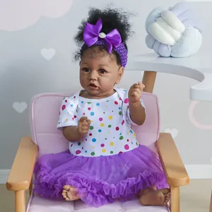 Poupée Reborn Réaliste En Silicone Corps Entier Avec Cheveux Bouclés Tenue À Pois Mauve Accessoires Cadeau Fille