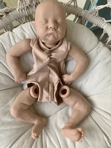 Realistisches 18 Zoll Reborn Puppen Set Levi von Bonnie mit weichem beigem Strampler