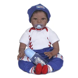 Poupée Reborn réaliste de 55cm en tenue de baseball avec biberon et tétine accessoire