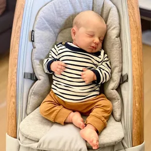 Poupée Bébé Reborn Réaliste 49cm Nouveau-Né Dormant Vinyle Silicone Corps Souple Peinte à la Main Avec Tenue à Rayures