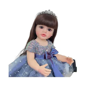 55cm realistische Reborn-Puppe mit braunen Haaren, Tiara und glitzerndem lila Kleid