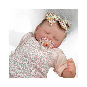 Realistische 19-Zoll Reborn-Puppe schlafend in rosa Blumen-Outfit mit Magnet-Schnuller