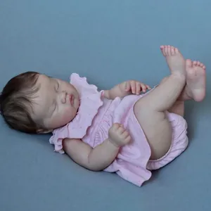 Bambola Reborn Ashia realistica da 19 pollici che dorme in abito rosa a pois senza maniche