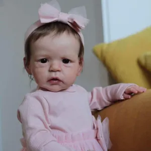 Poupée Reborn Réaliste Peinte à la Main Veines Visibles Cheveux Implantés Robe en Tricot Rose Jupe en Maille Avec Tétine Ours en Peluche Bandeau